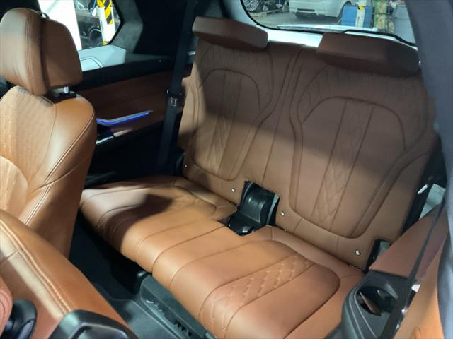 2022 BMW X7 M50i