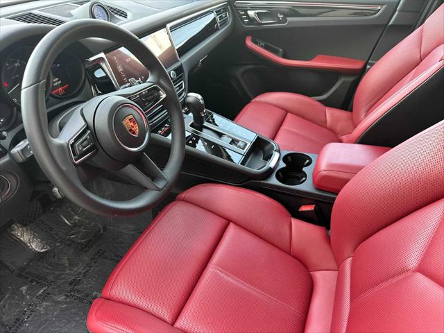 2025 Porsche Macan AWD