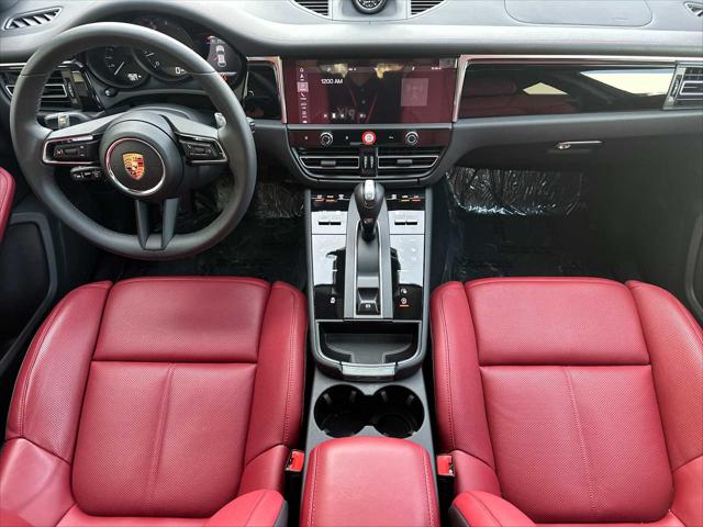 2025 Porsche Macan AWD