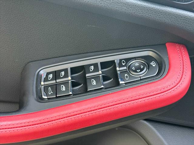 2025 Porsche Macan AWD
