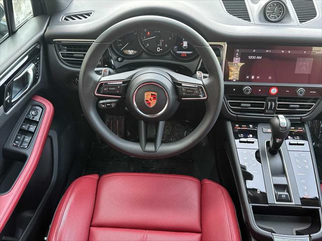 2025 Porsche Macan AWD
