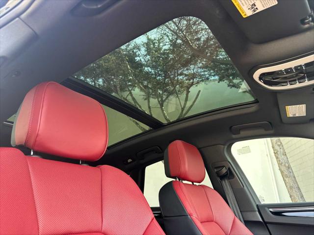 2025 Porsche Macan AWD