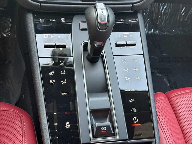 2025 Porsche Macan AWD