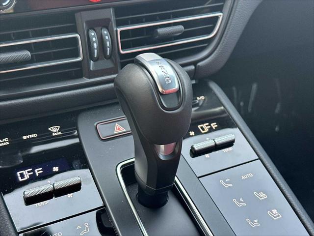 2025 Porsche Macan AWD