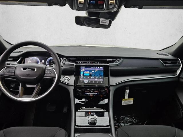 2026 Jeep Grand Cherokee Altitude 4x2