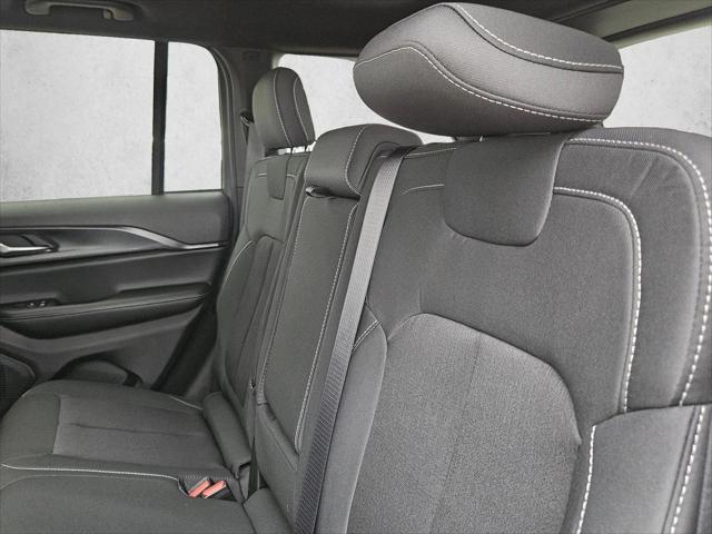 2026 Jeep Grand Cherokee Altitude 4x2