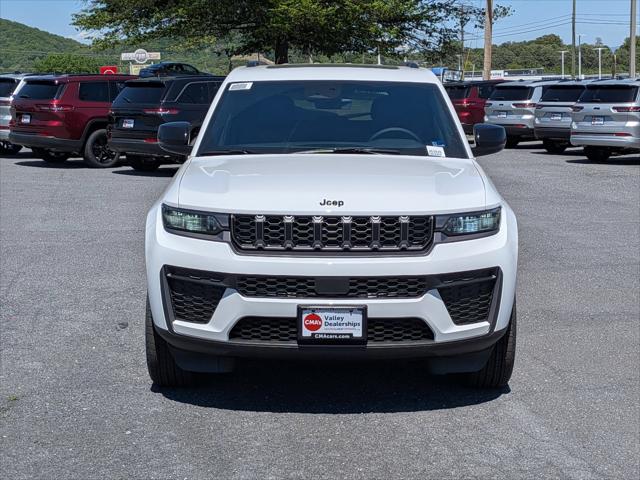 2026 Jeep Grand Cherokee GRAND CHEROKEE LAREDO ALTITUDE 4X4 2026 Jeep Grand Cherokee GRAND CHEROKEE LAREDO ALTITUDE 4X4