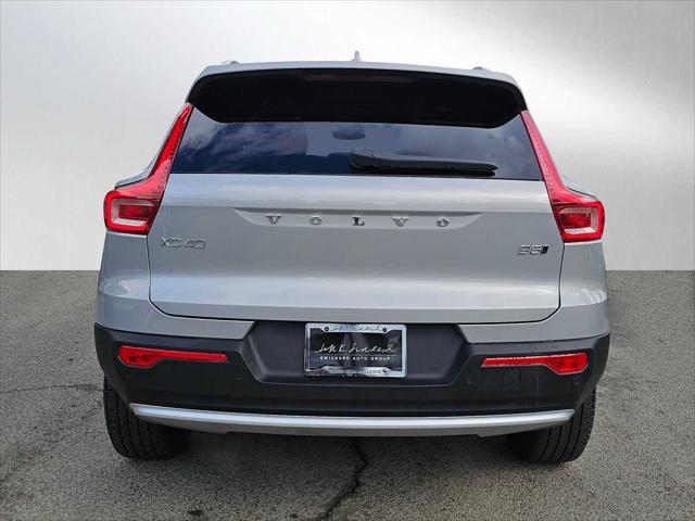 2025 Volvo XC40 B5 Plus Bright Theme