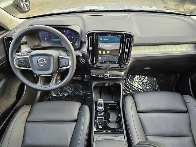 2025 Volvo XC40 B5 Plus Bright Theme