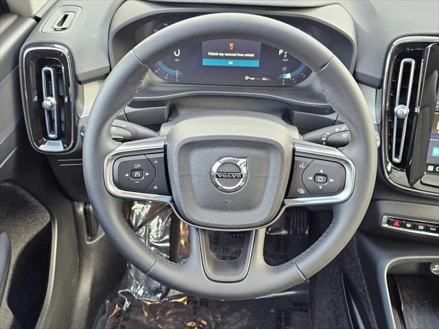 2025 Volvo XC40 B5 Plus Bright Theme