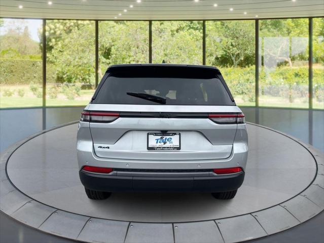 2026 Jeep Grand Cherokee Altitude 4x4