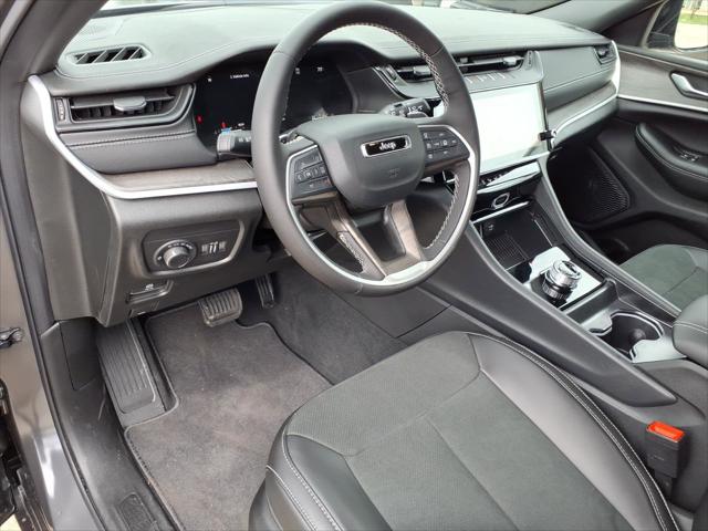 2026 Jeep Grand Cherokee Altitude 4x2