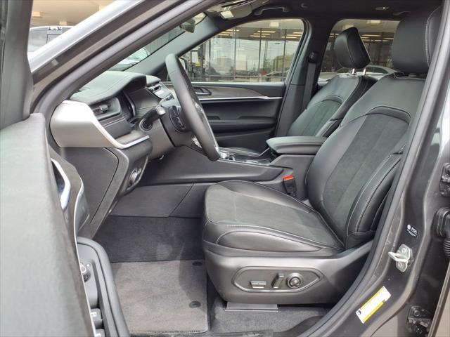 2026 Jeep Grand Cherokee Altitude 4x2