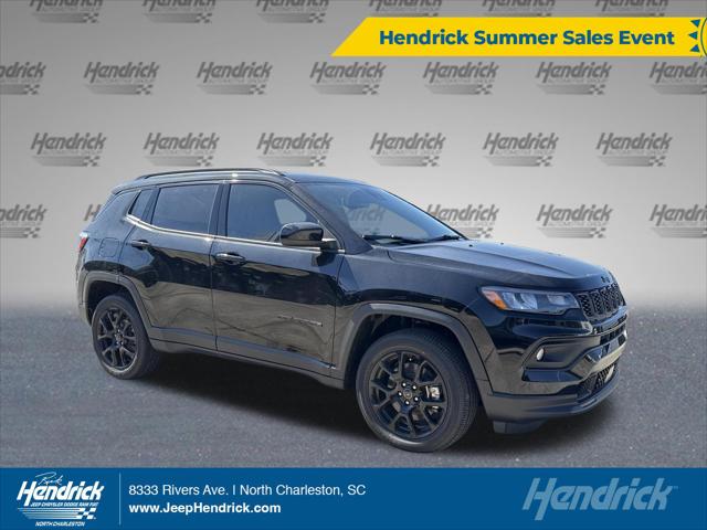 New 2026 Diamond Black Crystal Pearl-Coat Exterior Paint Jeep Latitude image 27