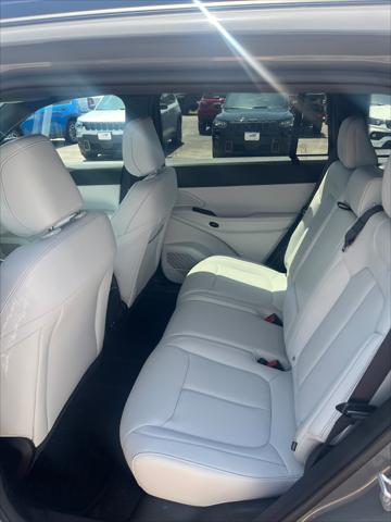 2026 Jeep Cherokee CHEROKEE LIMITED 4X4 2026 Jeep Cherokee CHEROKEE LIMITED 4X4