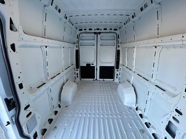2025 Ram ProMaster Cargo Van Tradesman Super High Roof 159" WB EXT w/Pass Seat