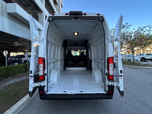 2025 Ram ProMaster Cargo Van Tradesman Super High Roof 159" WB EXT w/Pass Seat