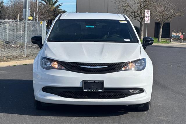 2026 Chrysler Voyager LX