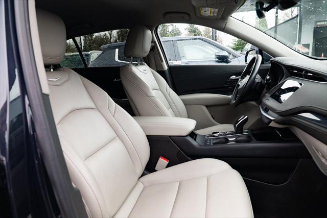 2024 Cadillac XT4 AWD Premium Luxury