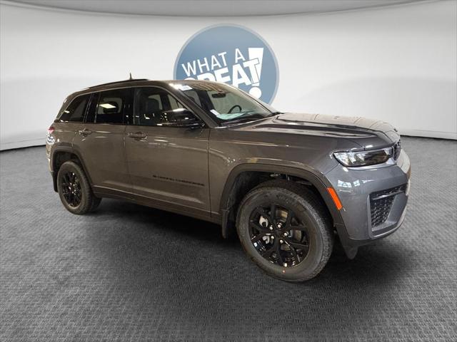 2026 Jeep Grand Cherokee GRAND CHEROKEE LAREDO ALTITUDE 4X4 2026 Jeep Grand Cherokee GRAND CHEROKEE LAREDO ALTITUDE 4X4