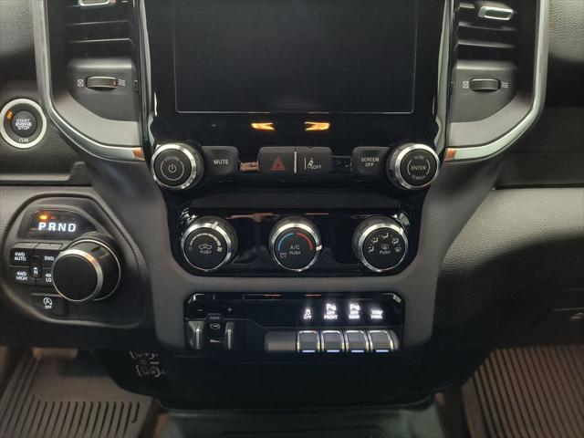 2025 Ram 1500 Big Horn Crew Cab 4x4 5'7" Box