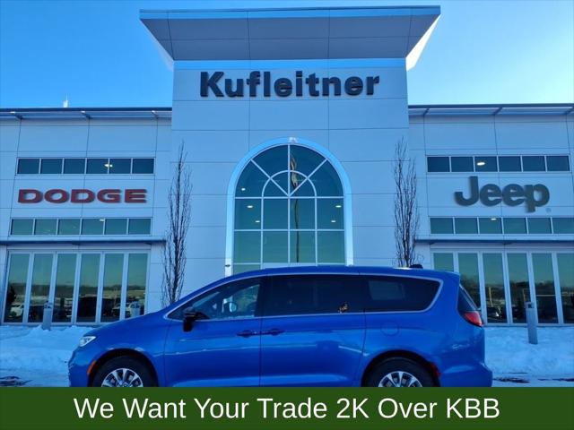 2026 Chrysler Pacifica PACIFICA SELECT AWD