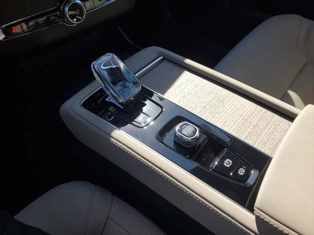 2026 Volvo XC90 Plus, B6 AWD Gas (mild hybrid), Gasoline, Bright, 7 Seats