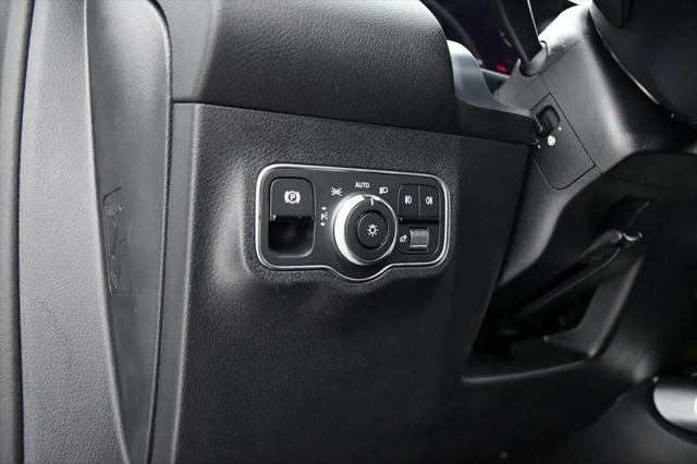 2026 Mercedes-Benz GLB 4MATIC
