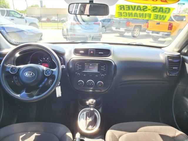 2016 Kia Soul Base