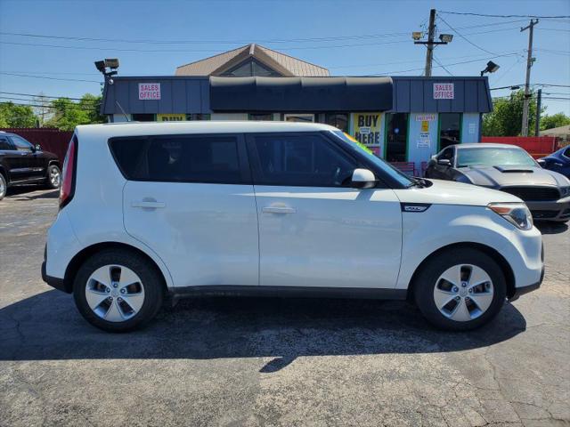 2016 Kia Soul Base