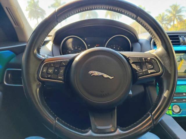 2018 Jaguar F-PACE 25t Premium