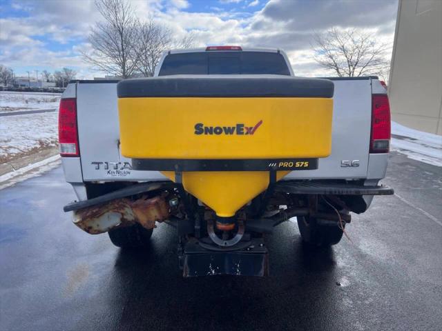 2004 Nissan Titan XE