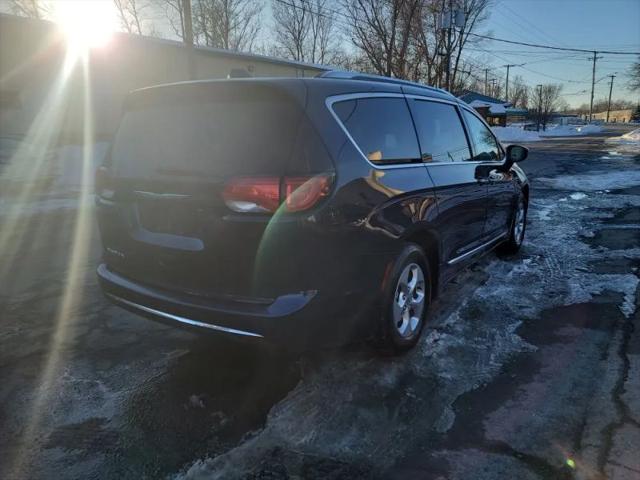 2017 Chrysler Pacifica Touring-L Plus