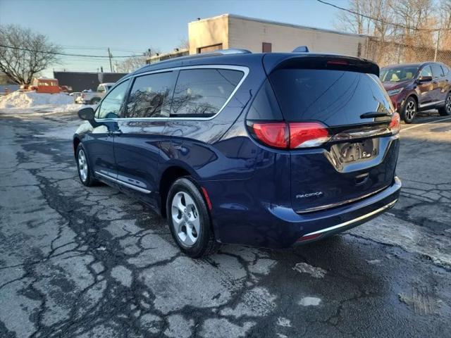 2017 Chrysler Pacifica Touring-L Plus