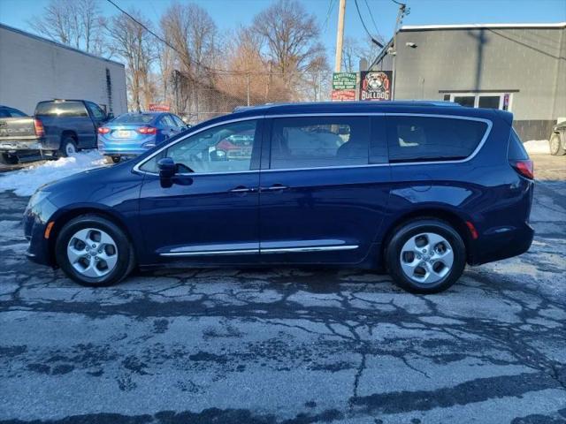2017 Chrysler Pacifica Touring-L Plus
