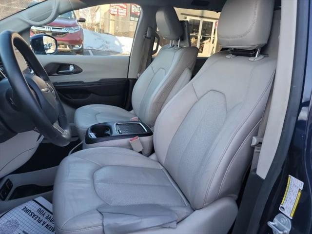 2017 Chrysler Pacifica Touring-L Plus