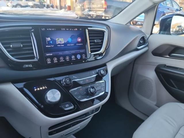 2017 Chrysler Pacifica Touring-L Plus