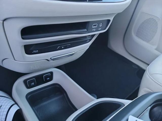 2017 Chrysler Pacifica Touring-L Plus