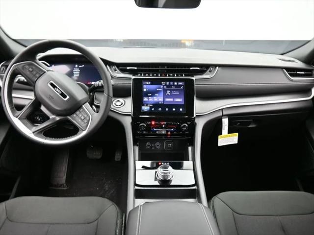 2026 Jeep Grand Cherokee Altitude 4x4
