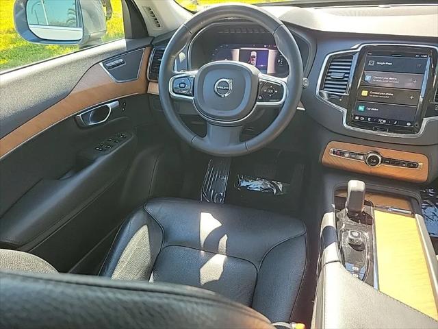 2023 Volvo XC90 Recharge T8 Plus Bright Theme 7-Seater