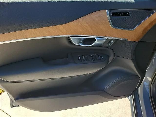 2023 Volvo XC90 Recharge T8 Plus Bright Theme 7-Seater