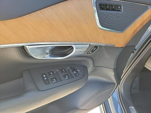 2023 Volvo XC90 Recharge T8 Plus Bright Theme 7-Seater