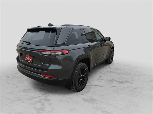 2026 Jeep Grand Cherokee Laredo Altitude