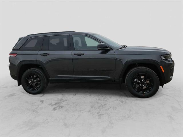 2026 Jeep Grand Cherokee Laredo Altitude