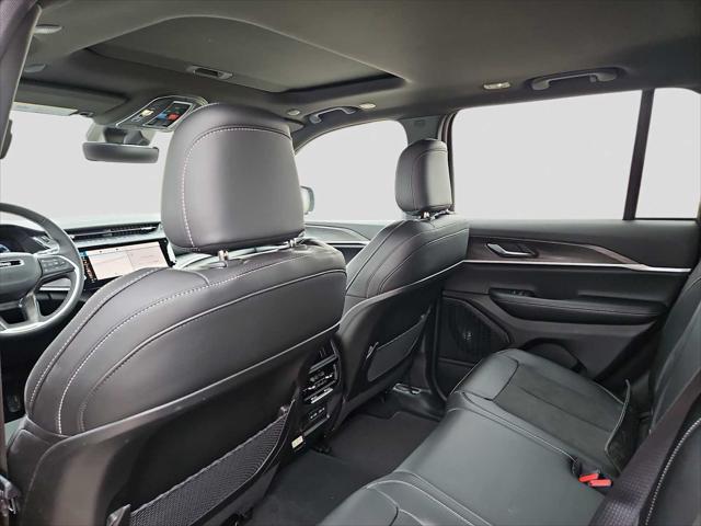 2026 Jeep Grand Cherokee Laredo Altitude