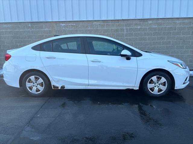 Used 2017 Chevrolet Cruze For Sale in Wilmington, OH