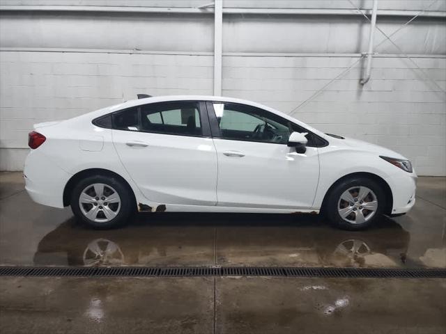 Used 2017 Chevrolet Cruze For Sale in Wilmington, OH