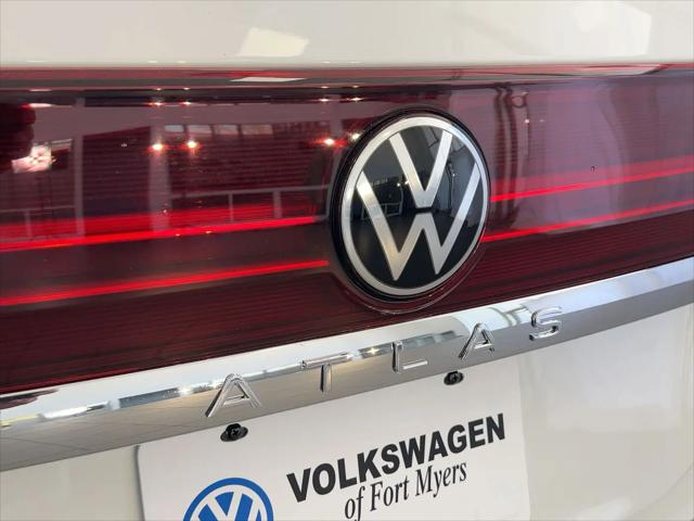 2026 Volkswagen Atlas SE with Technology