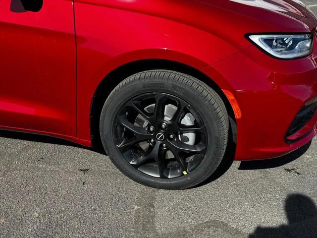2026 Chrysler Pacifica Limited AWD