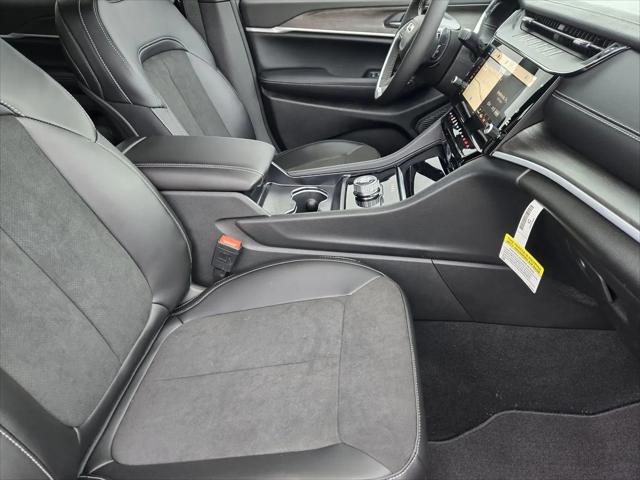 2026 Jeep Grand Cherokee Altitude 4x2